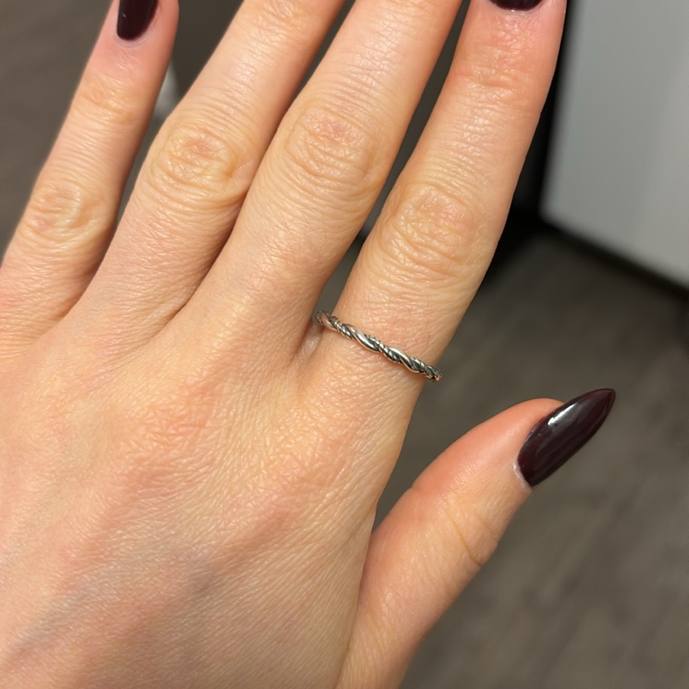 delicate S925 twist thin dainty braided ring Sz 7 s925 sterling silver